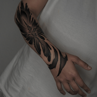 Weiblich Schwarz und Grau Abstrakt tattoo auf Unterarm #82547 | Tattoo Artist Lida