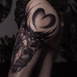 Weiblich Schwarz Abstrakt tattoo auf Oberschenkel #82549 | Tattoo Artist Lida