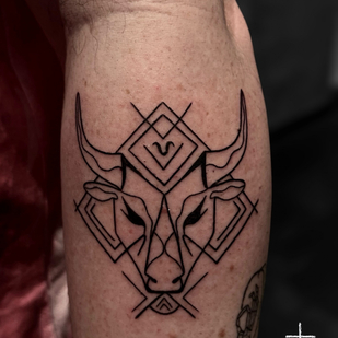 Schwarz Geometrisch tattoo #88373 | Tattoo Artist Claudia Fedorovici