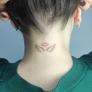 Weiblich Schwarz Minimalismus tattoo auf Hals #83929 | Tattoo Artist Dracoliss.ink