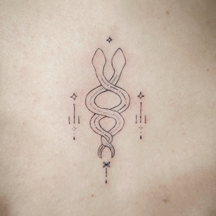 Weiblich Schwarz Autorenstil tattoo auf Rücken #86247 | Tattoo Artist Dracoliss.ink