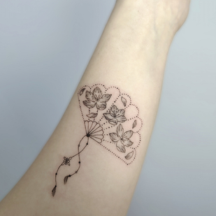 Weiblich Schwarz und Grau Autorenstil tattoo auf Unterarm #86254 | Tattoo Artist Dracoliss.ink