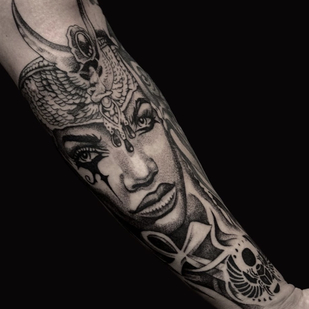 Männlich Schwarz und Grau Whipshading tattoo auf Unterarm #90848 | Tattoo Artist Max Hyde