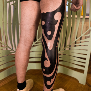 Männlich Schwarz Blackwork tattoo auf Bein #84380 | Tattoo Artist Maxim Desnev