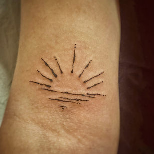 Weiblich Schwarz Grafik tattoo auf Unterarm #85740 | Tattoo Artist May