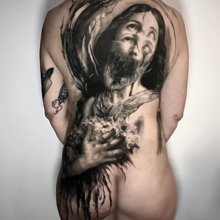 Weiblich Schwarz und Grau Realismus tattoo auf Rücken #86083 | Tattoo Artist Michelle Vestergård Andersen