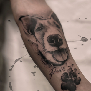 Männlich Schwarz Grafik tattoo auf Unterarm #86822 | Tattoo Artist PINKA