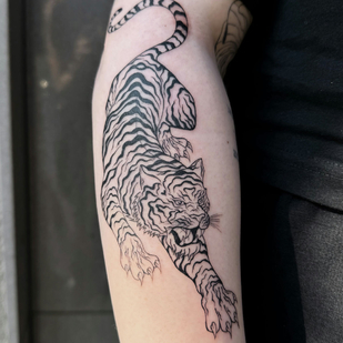 Männlich Schwarz Fineline tattoo auf Unterarm #85771 | Tattoo Artist Saskia Patrice