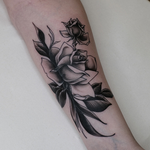 Weiblich Schwarz und Grau Autorenstil tattoo auf Unterarm #85910 | Tattoo Artist Valera Pashkov