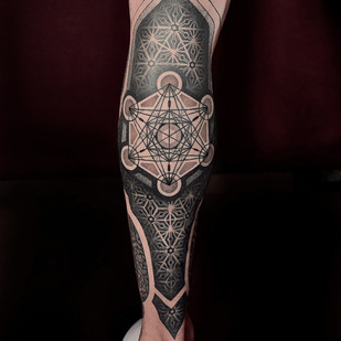 Männlich Schwarz und Grau Ornamental tattoo auf Bein #86398 | Tattoo Artist Ioann Leo ( LEO-VAN )