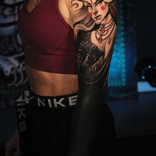 Weiblich Schwarz Grafik tattoo auf Ärmel #85249 | Tattoo Artist Marusya