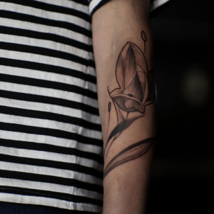 Weiblich Schwarz und Grau  tattoo auf Unterarm #88186 | Tattoo Artist Menshikova Katerina