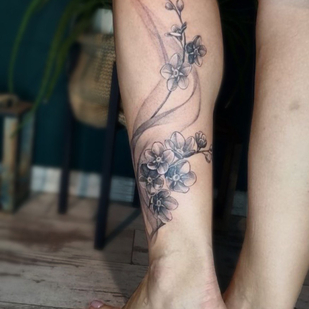 Weiblich Schwarz  tattoo auf Schienbein #84100 | Tattoo Artist Natalya Kvyatkovskaya