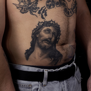 Männlich Schwarz und Grau Realismus tattoo auf Bauch #85466 | Tattoo Artist Nikita Kasatkin