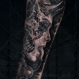 Weiblich Schwarz und Grau Porträt tattoo auf Unterarm #85095 | Tattoo Artist Sergey Batov