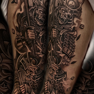 Weiblich Schwarz und Grau Grafik tattoo auf Bein #87909 | Tattoo Artist Sergey Martynov