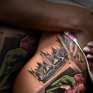 Weiblich Farbe Grafik tattoo auf Oberschenkel #87916 | Tattoo Artist Sergey Martynov