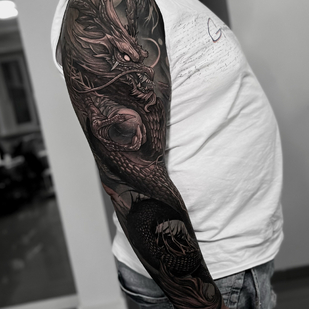 Männlich Schwarz und Grau  tattoo auf Ärmel #85487 | Tattoo Artist Sergey Pahabov