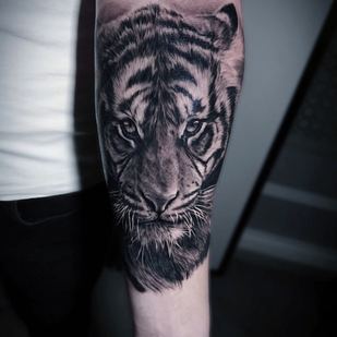 Schwarz und Grau Realismus tattoo #87976 | Tattoo Artist Victoria Ziman