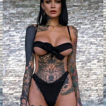 The captivating beauty of tattoo model Chelsea