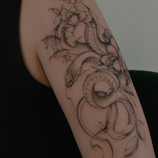 Weiblich Schwarz  tattoo auf Schulter #96919 | Tattoo Artist Sergeeva Tattoo