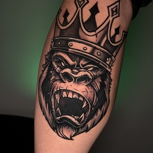 Männlich Schwarz New School tattoo #95160 | Tattoo Artist Spray Gun