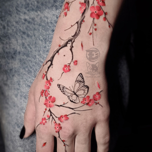 Weiblich Farbe Grafik tattoo #91301 | Tattoo Artist Tattooed