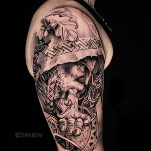 Männlich Schwarz Realismus tattoo auf Schulter #91337 | Tattoo Artist Tattooed