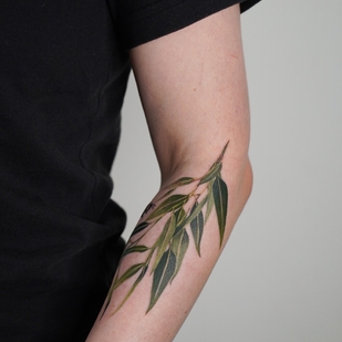 Weiblich  Realismus tattoo #99773 | Tattoo Artist Polina Red Head