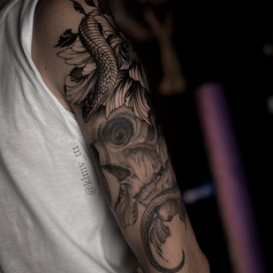 Schwarz  tattoo #97088 | Tattoo Artist Yulya Kilmaeva