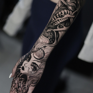 Weiblich Schwarz Anime tattoo auf Unterarm #97423 | Tattoo Artist Valentin Markgraf