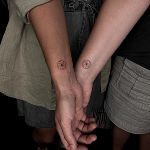 Weiblich Schwarz Fineline tattoo #99329 | Tattoo Artist Elena Voya