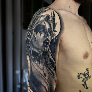 Männlich Schwarz Grafik tattoo auf Schulter #99348 | Tattoo Artist Artem Arion