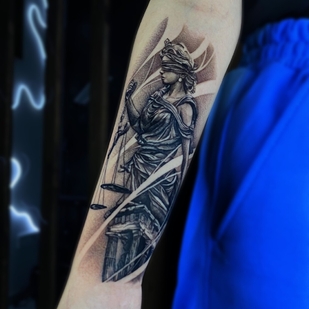 Weiblich Schwarz Grafik tattoo #101208 | Tattoo Artist Artem Arion
