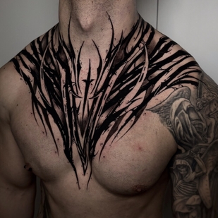 Männlich Schwarz Blackwork tattoo auf Brust #103248 | Tattoo Artist Julian Moth