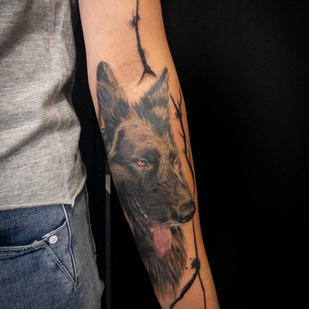 Weiblich Farbe Realismus tattoo auf Unterarm #103482 | Tattoo Artist Sergey Petrov