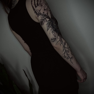 Weiblich Schwarz und Grau  tattoo auf Ärmel #97660 | Tattoo Artist Anastasia Foga