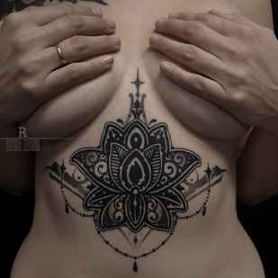 Weiblich Schwarz Ornamental tattoo auf Bauch #94103 | Tattoo Artist ROMAN MIGURA