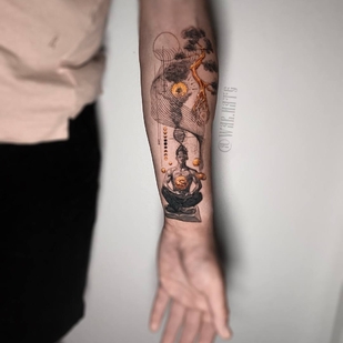 Männlich Schwarz und Grau Mikrorealismus tattoo auf Unterarm #94412 | Tattoo Artist Kirill Antique