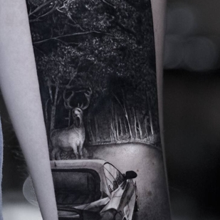 Männlich Schwarz und Grau Realismus tattoo auf Unterarm #94420 | Tattoo Artist Kirill Antique