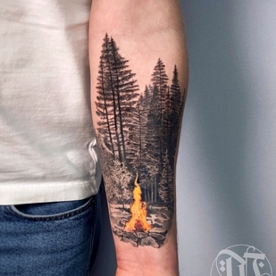 Männlich Schwarz und Grau Realismus tattoo auf Unterarm #93456 | Tattoo Artist Sasha Mezo