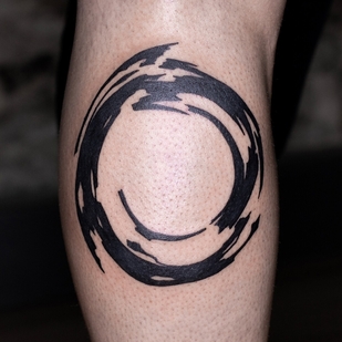 Männlich Schwarz Abstrakt tattoo auf Schienbein #92506 | Tattoo Artist Mary Nepostaeva