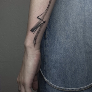 Weiblich Schwarz und Grau Abstrakt tattoo auf Unterarm #93376 | Tattoo Artist Mary Nepostaeva