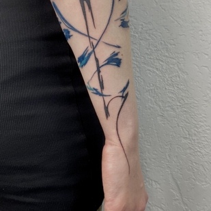 Weiblich Farbe Abstrakt tattoo auf Unterarm #93380 | Tattoo Artist Mary Nepostaeva