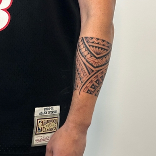 Männlich Schwarz Polynesisch tattoo auf Unterarm #96547 | Tattoo Artist maksim kokin