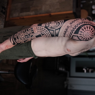 Männlich  Polynesisch tattoo auf Ärmel #96551 | Tattoo Artist maksim kokin