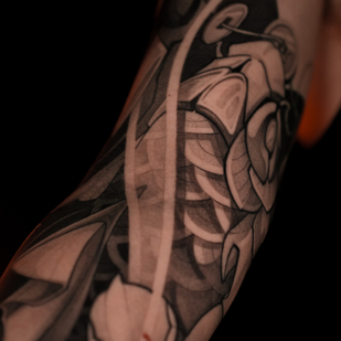 Männlich Schwarz Japanisch tattoo auf Ärmel #103413 | Tattoo Artist Danila Morozov