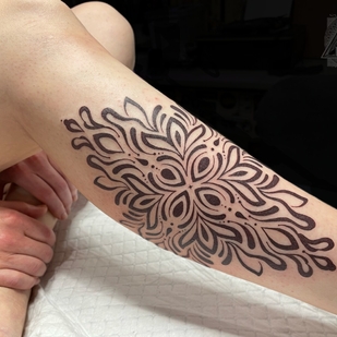 Weiblich Farbe Handpoke tattoo auf Schienbein #104016 | Tattoo Artist Ioann Leo ( LEO-VAN )