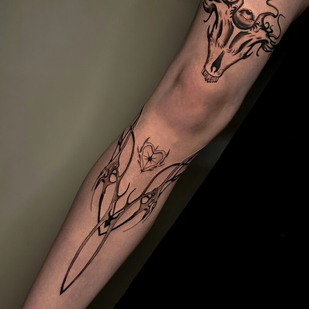 Weiblich Schwarz und Grau  tattoo auf Bein #94720 | Tattoo Artist Master Margarita