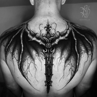 Männlich Schwarz Grafik tattoo auf Rücken #94858 | Tattoo Artist Ellina Plat